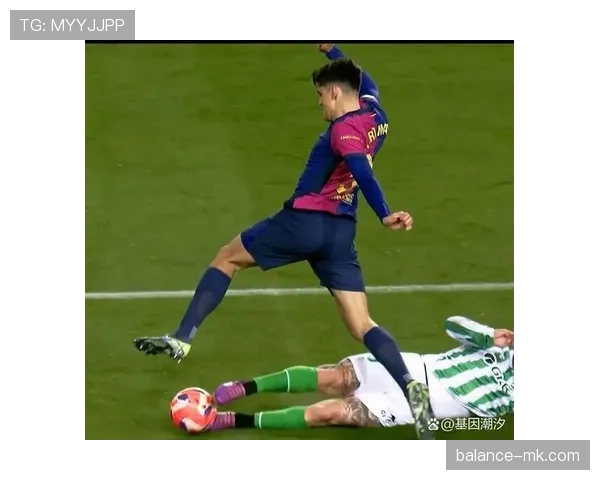 拉菲尼亚巴萨首秀惊艳全场，展现全能实力引球迷热议