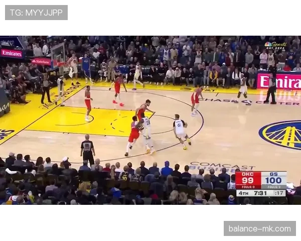 格林全面爆发砍三双 勇士攻防一体夺胜利