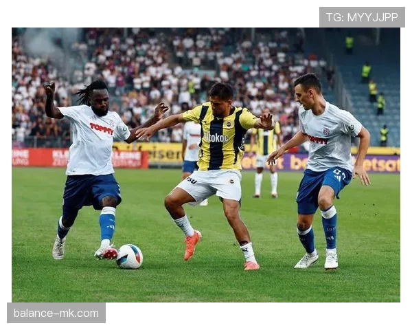 足球巨星近期状态回暖,表现稳健备受期待 足球巨星近期状态回暖,表现稳健备受期待