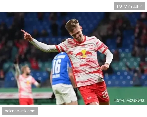 肋部渗透与小范围配合：奥尔莫的进攻特点