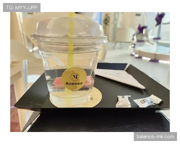 张博恒家的冰箱里居然塞满了蛋白粉，连饮料都得预约才能放进去